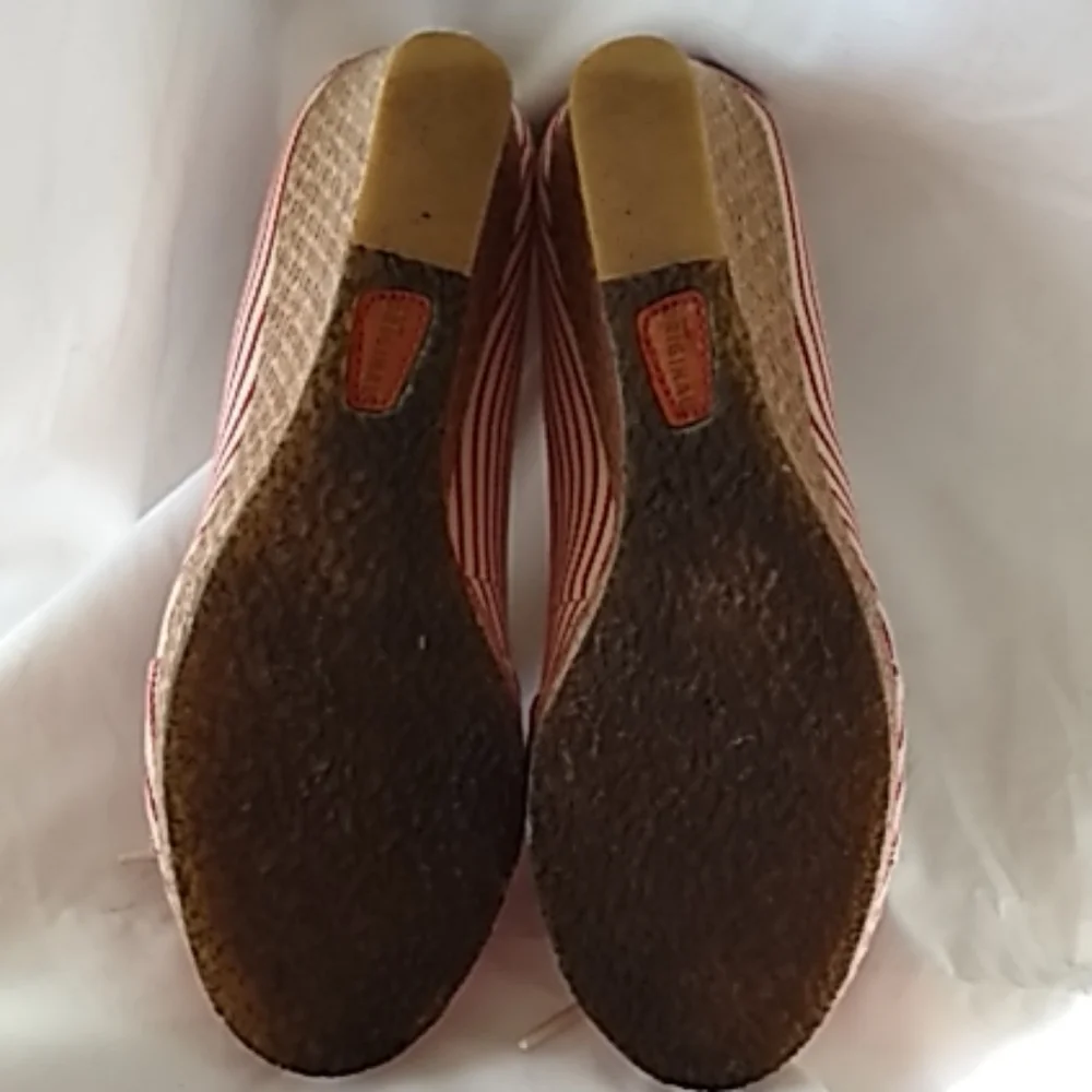 Clark's original cream & red stripe nautical wedge‎ size 8.5